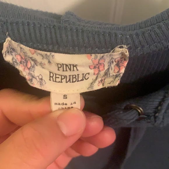 Blue hoodie with pockets - Picture 2 of 2